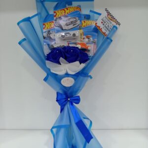 Ramo 3 hotwheels + Rosas